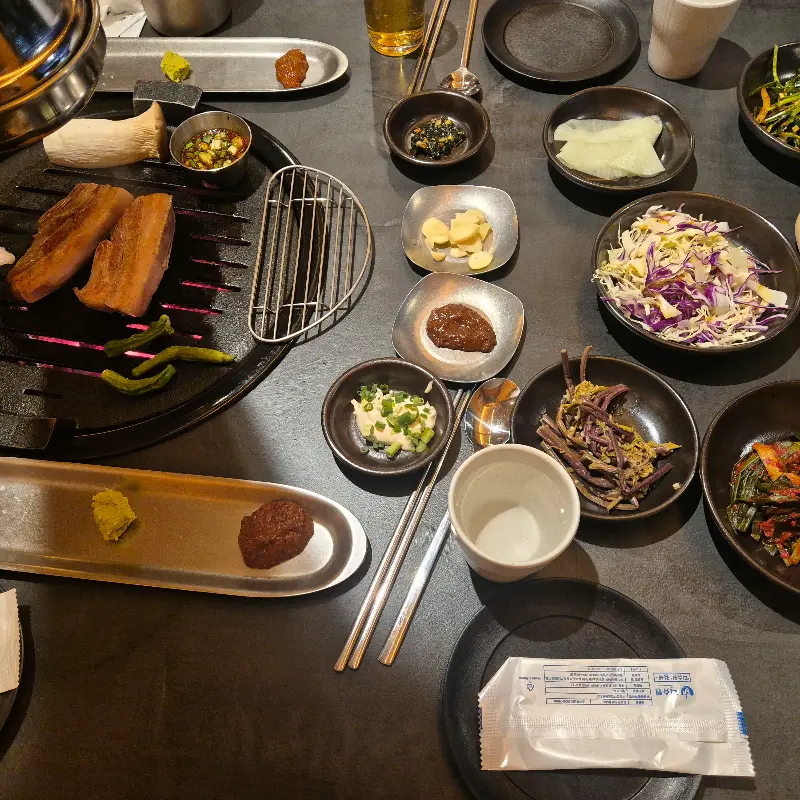 흑돼지 굽는 모습