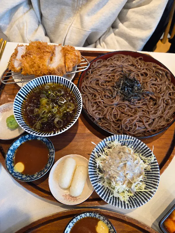 깔끔하게 정돈된 테이블