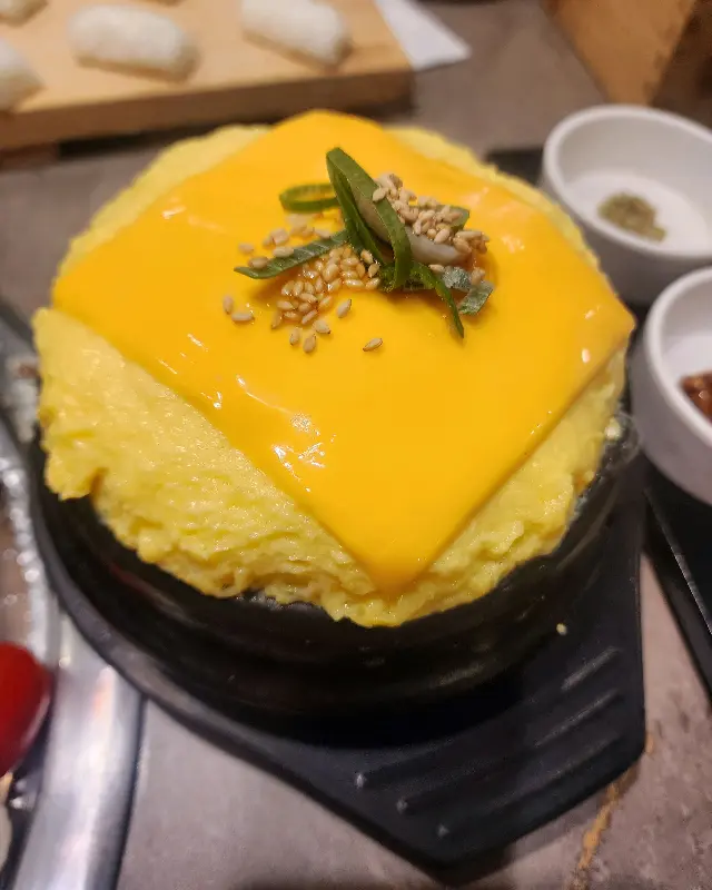 체다치즈가 올라간 푸짐한 계란찜