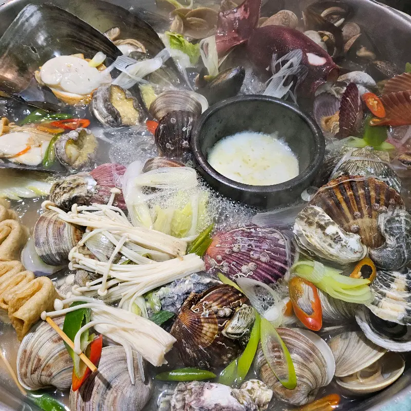 푸짐한 조개와 채소