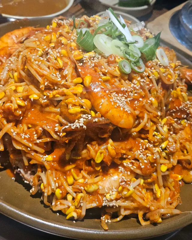 푸짐한 양의 감자탕