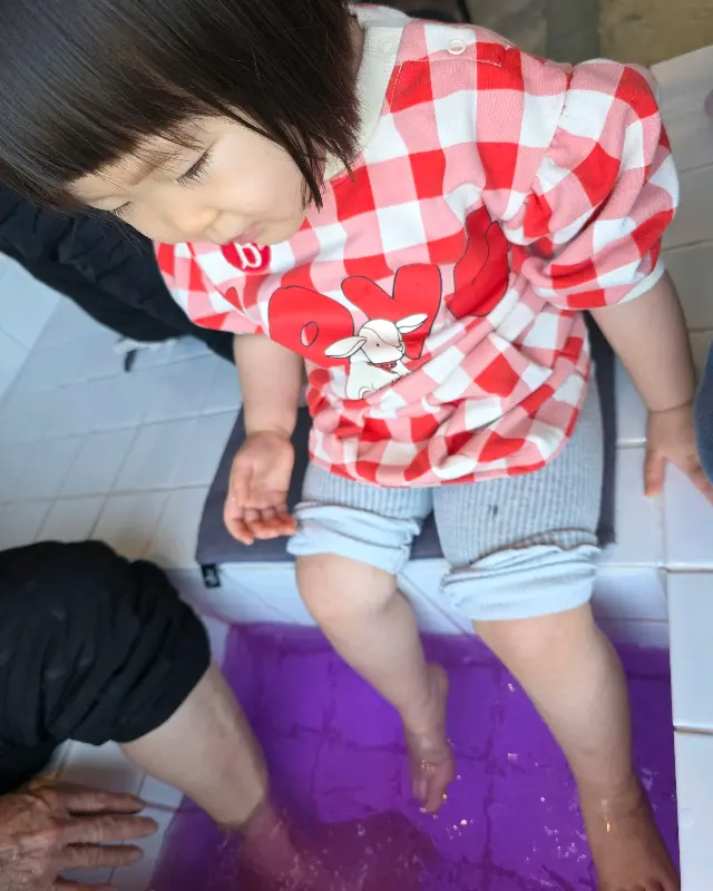 아이들이 즐겁게 뛰어놀 수 있는 트라몬토 카페의 모래놀이 공간