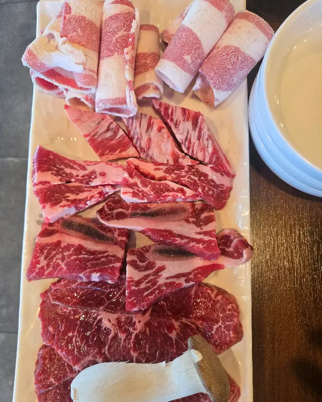 신선한 소고기 모듬