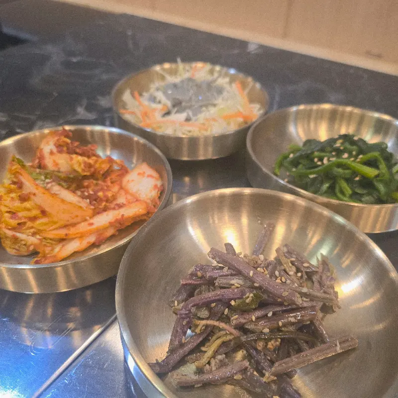 정갈한 반찬 클로즈업 샷