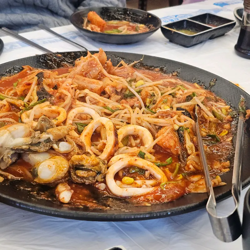 해산물 가득한 해물찜