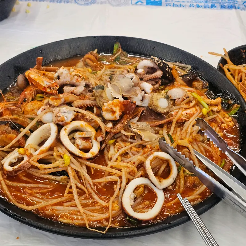 해산물 가득한 해물찜