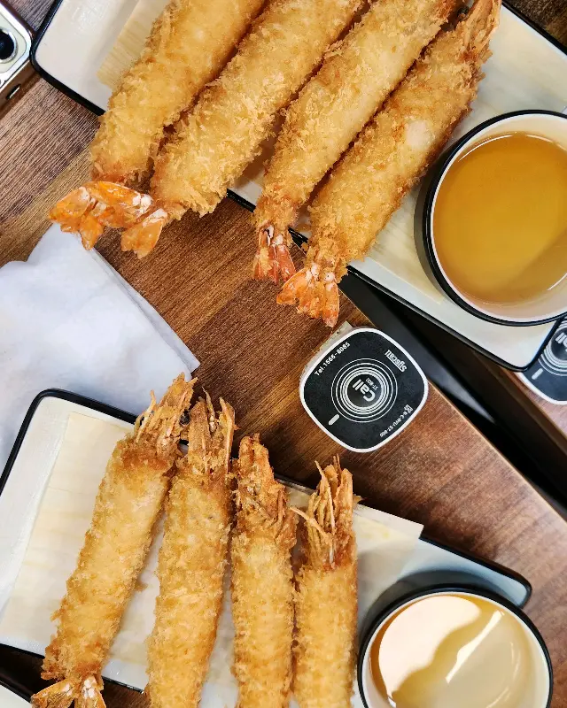 겉은 바삭하고 속은 촉촉한 왕새우튀김