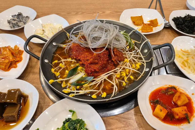 푸짐한 갈비전골 한 상 차림