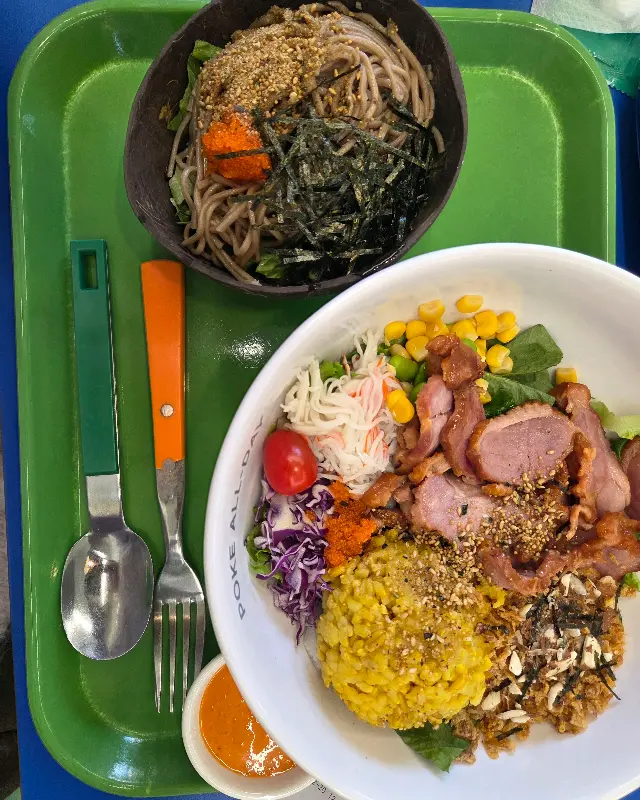 오리고기 포케와 메밀면 포케