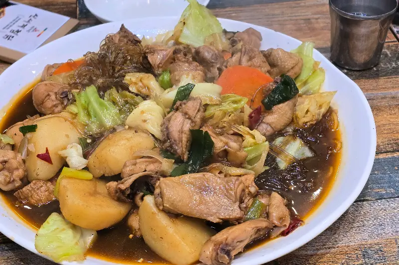 푸짐한 찜닭 한 상