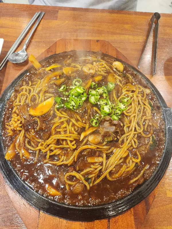 지글거리는 철판 짜장