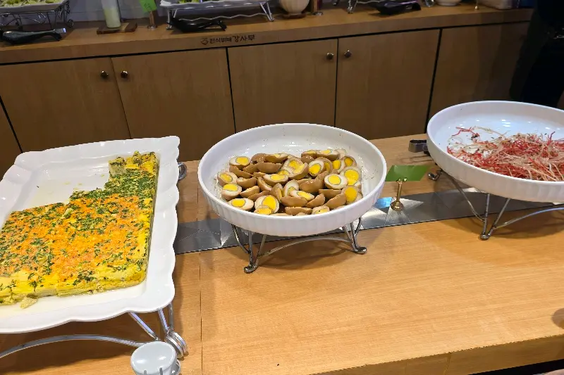 다양한 반찬 코너