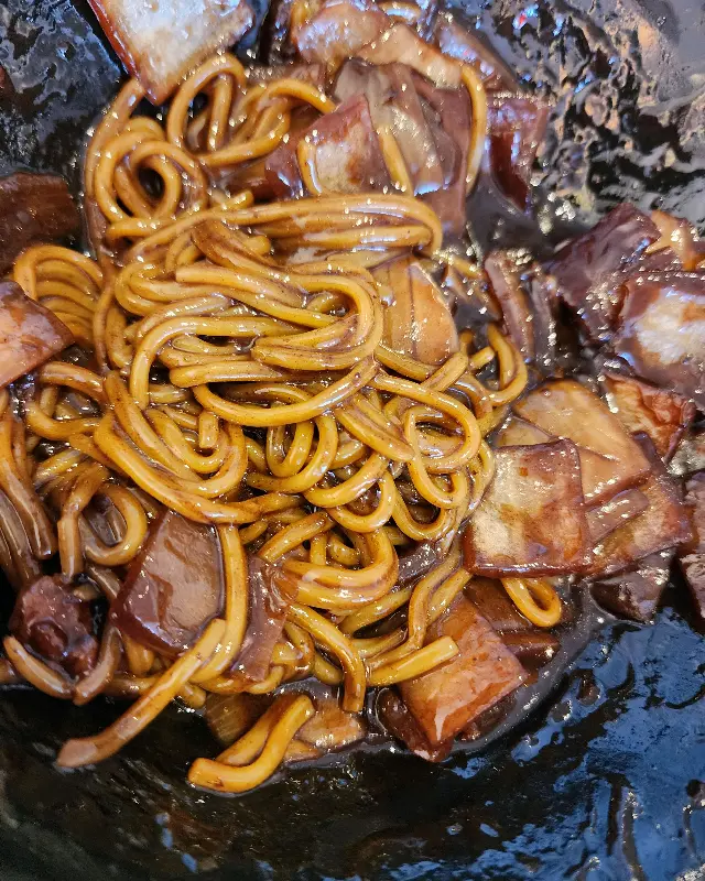 양파가 듬뿍 들어간 짜장면