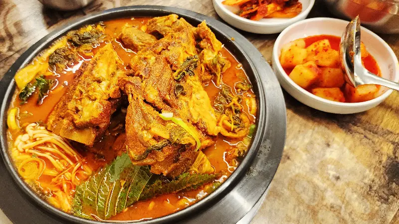 감자탕 한상차림