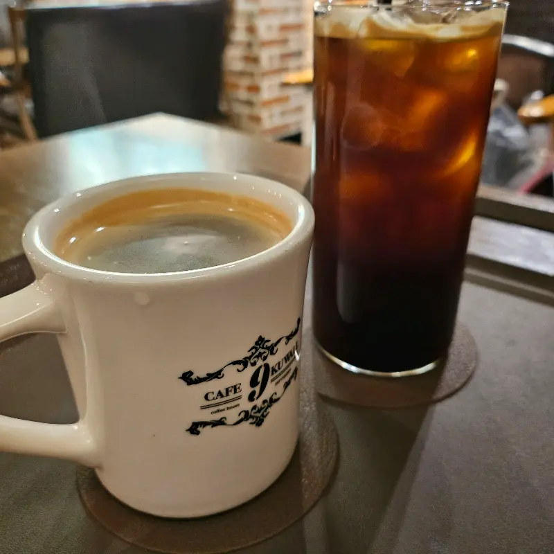 카페라떼와 초코 마들렌