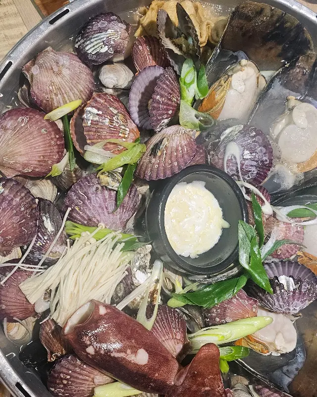 스페셜 조개 전골