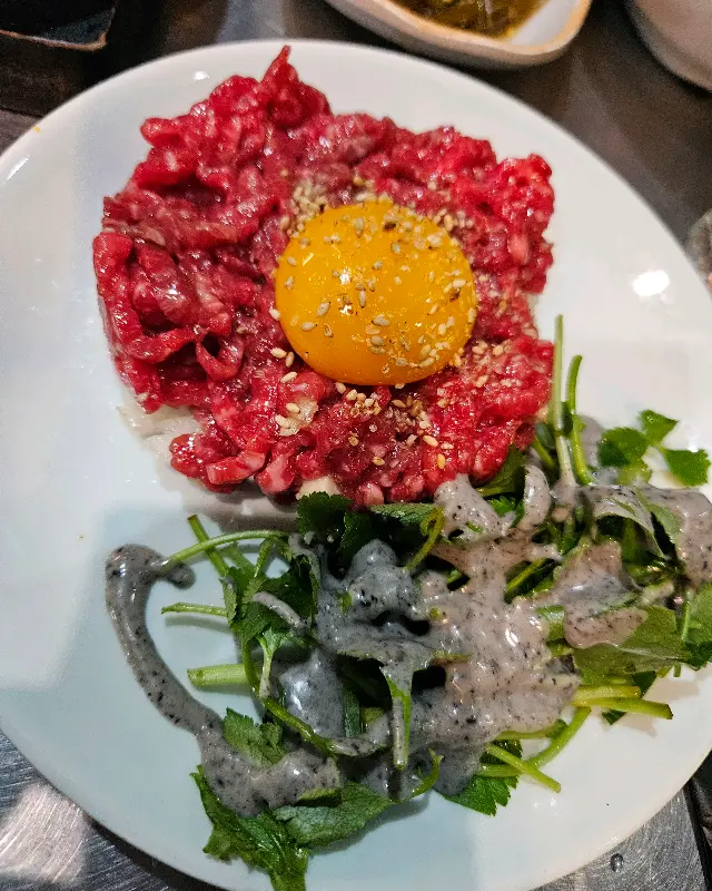 신선함이 살아있는 육회