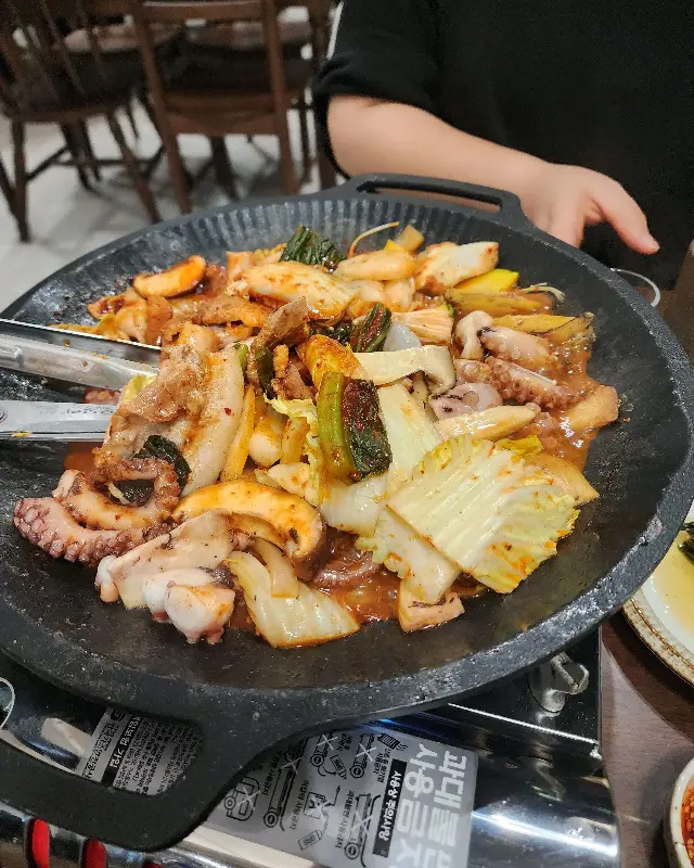매콤한 돌산 삼합
