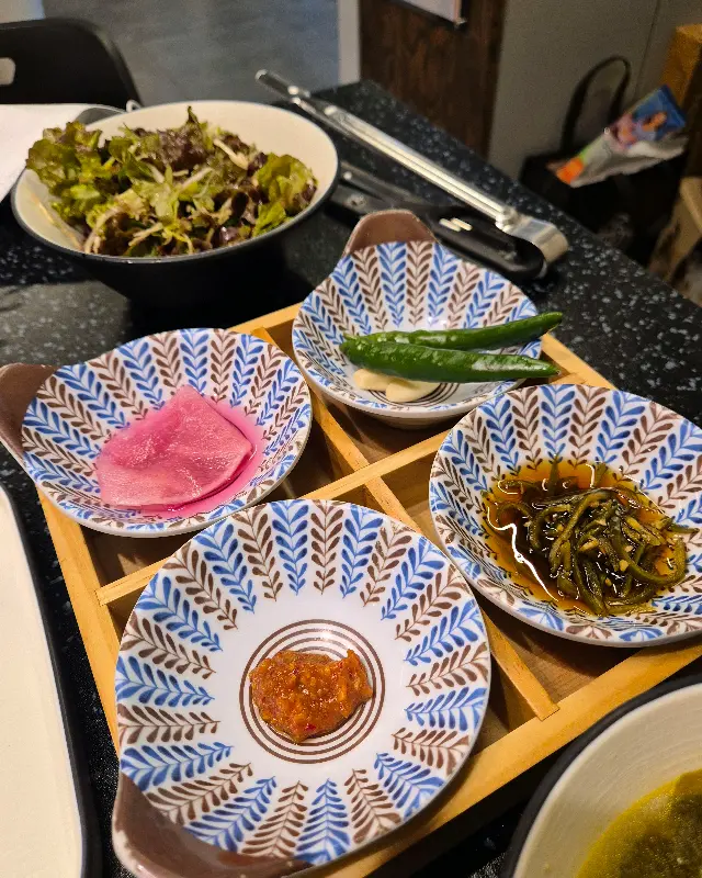 정갈하게 담긴 밑반찬