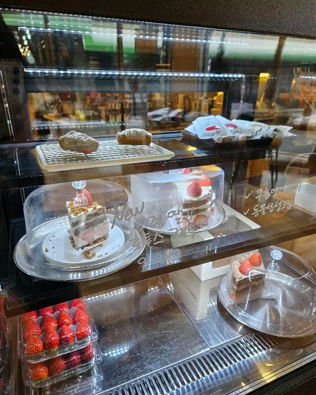 디저트 쇼케이스