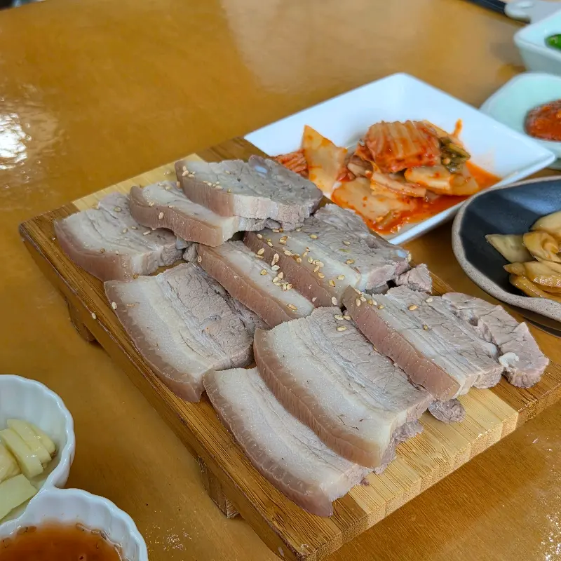 협재신국수 돔베고기