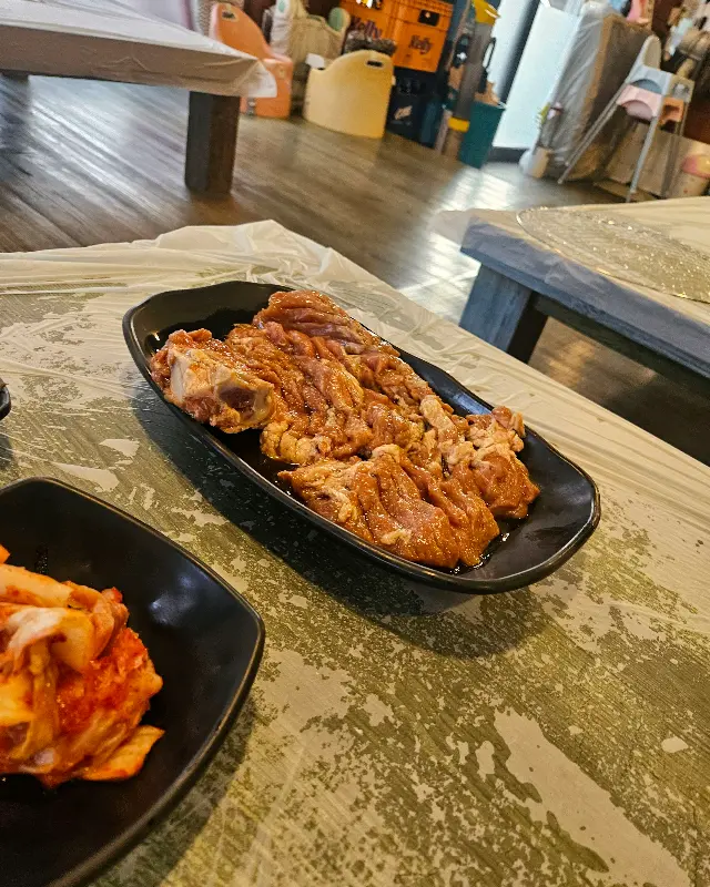 먹음직스러운 양념갈비 한 상 차림