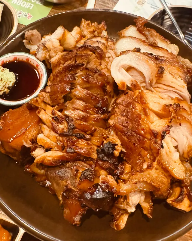 윤기가 흐르는 족발