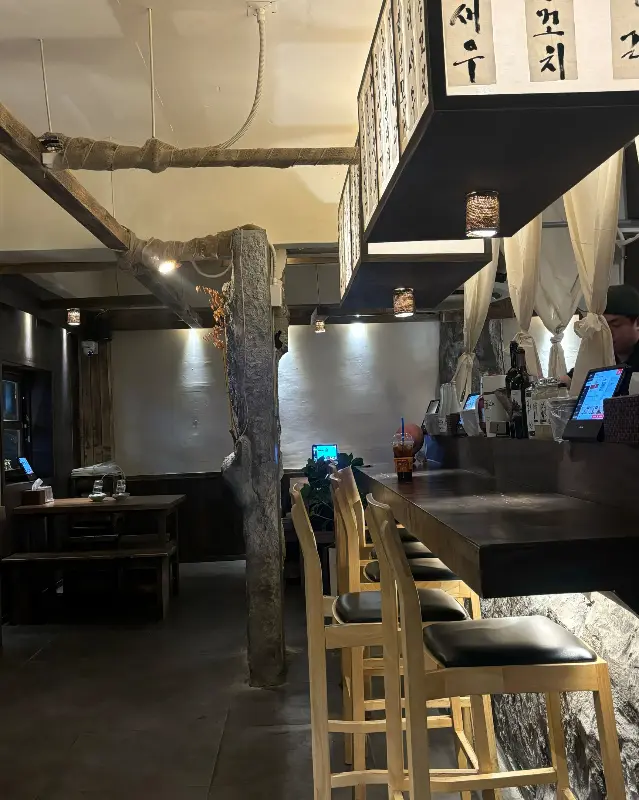 낭만 구리돌다리점 내부 인테리어