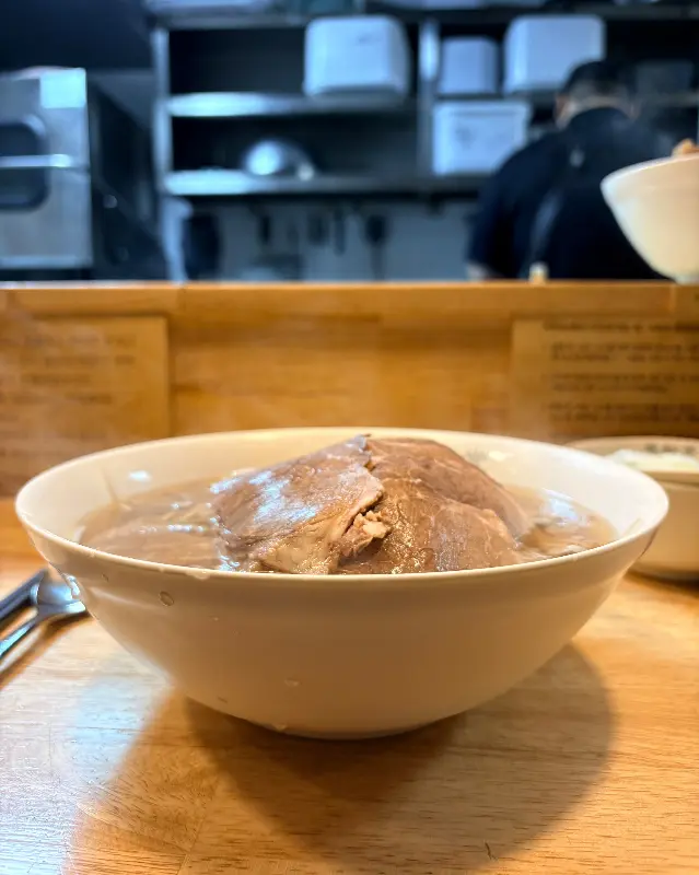 힘줄 쌀국수의 푸짐한 고기