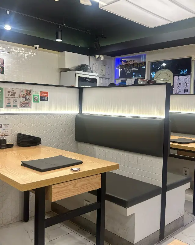 깔끔하고 쾌적한 김승현스시 내부