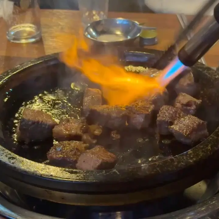 잘 구워진 한우 안심