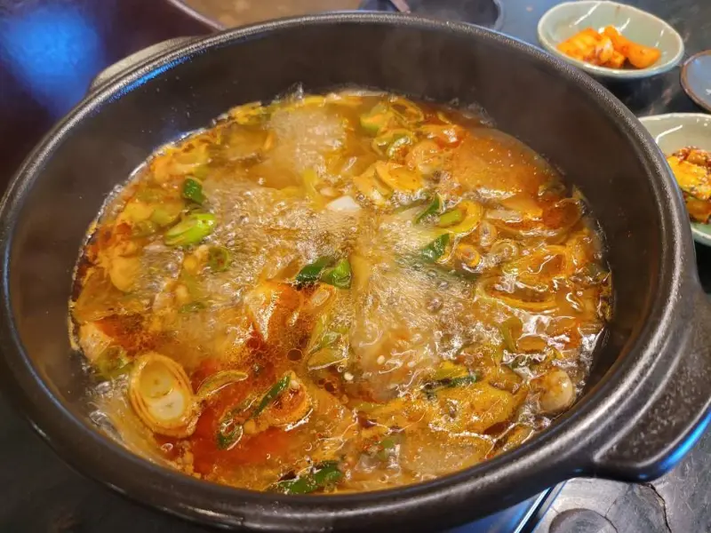 푸짐한 오리탕 한 그릇