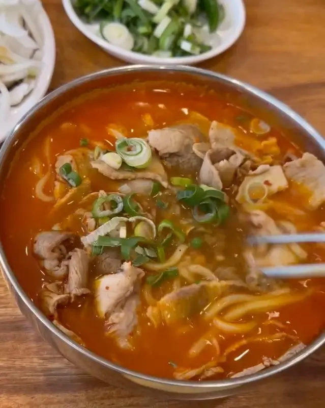 얼큰 섞어국밥