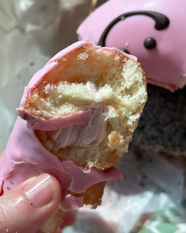 분홍색 도넛 단면