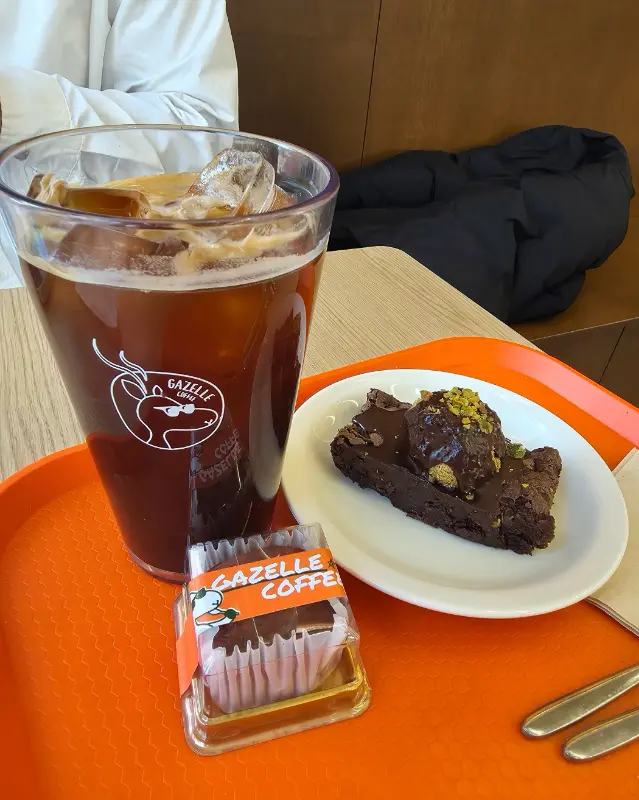 두바이 쫀득 쿠키와 아메리카노