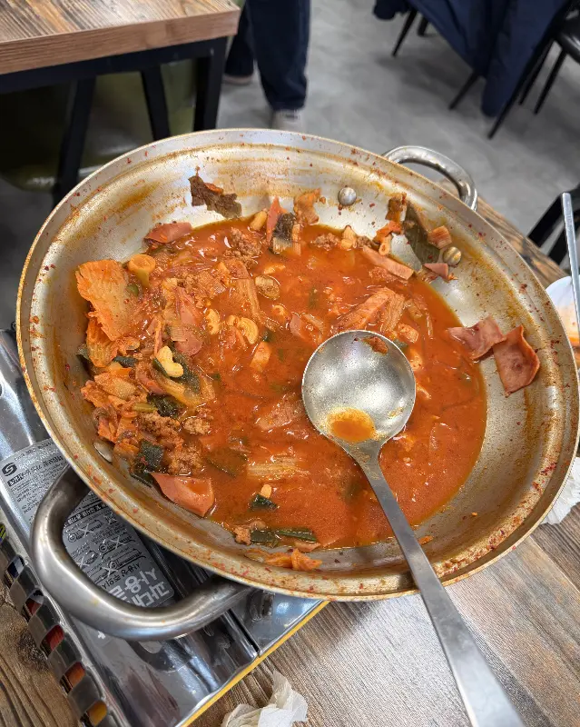 강순자옛맛김치찌개 김치찌개 덜어먹기