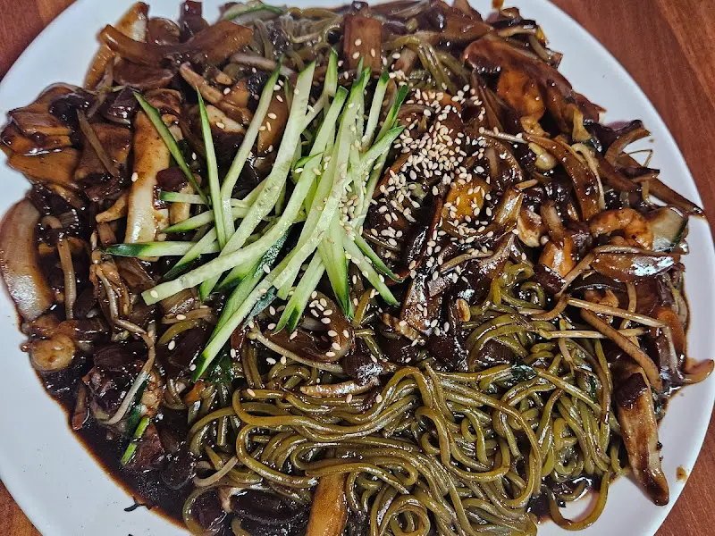 면발이 살아있는 쟁반짜장