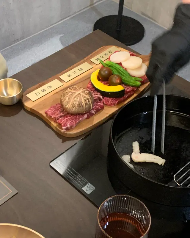 고기를 굽는 모습