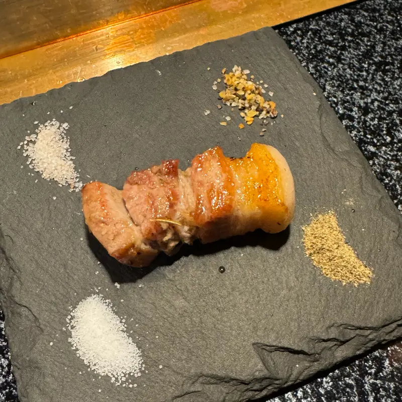 흑돼지 한 점의 완벽한 순간