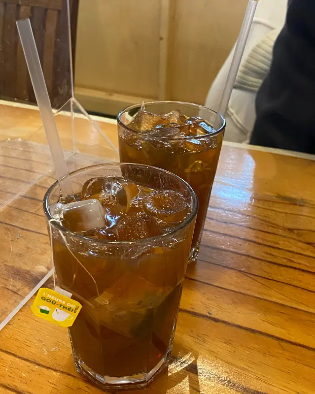 테이블에 놓인 음료