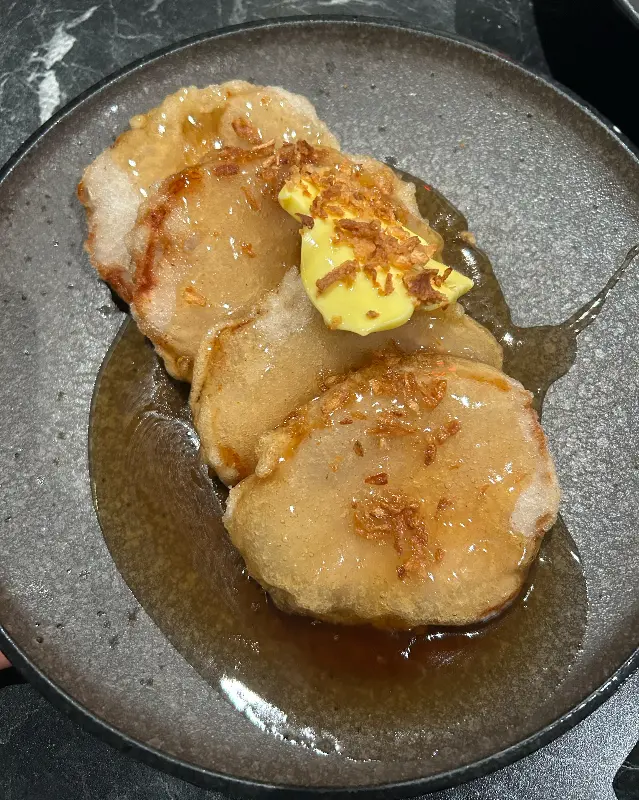 페이홍러우의 흑마늘 탕수육