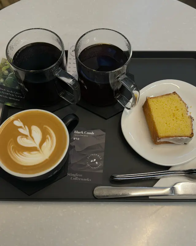 크림 블랙과 라떼