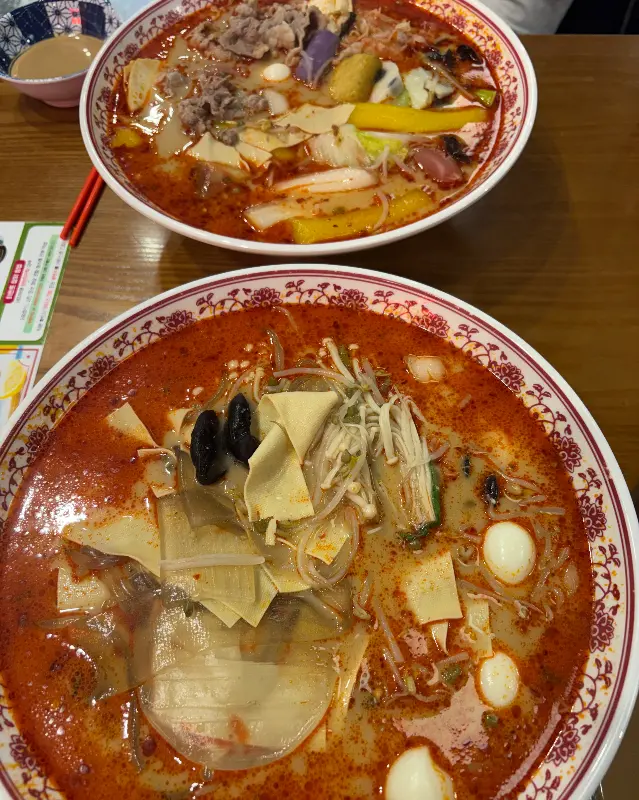 마라탕에 푸짐하게 들어간 재료들의 모습