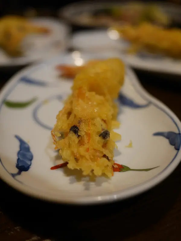 깔끔하게 튀겨진 튀김