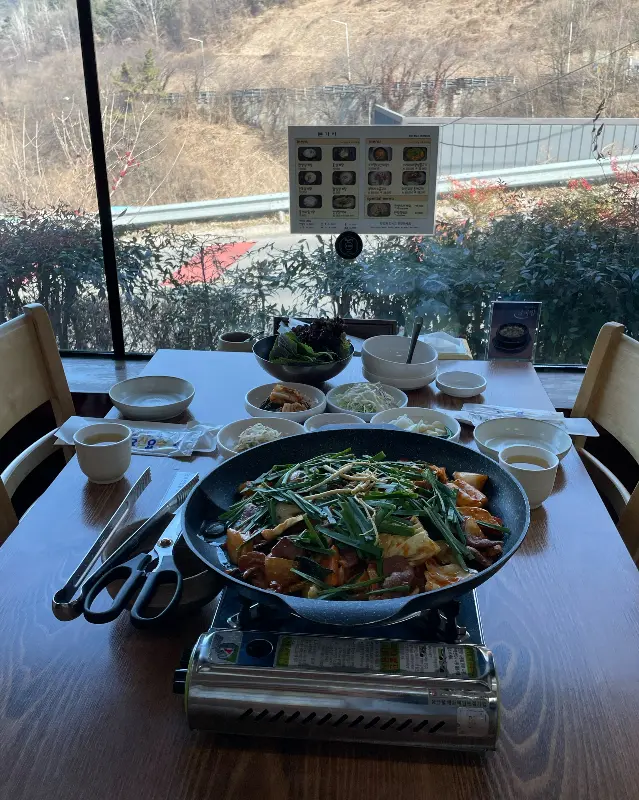 본가삼계탕에서 바라본 탁 트인 풍경