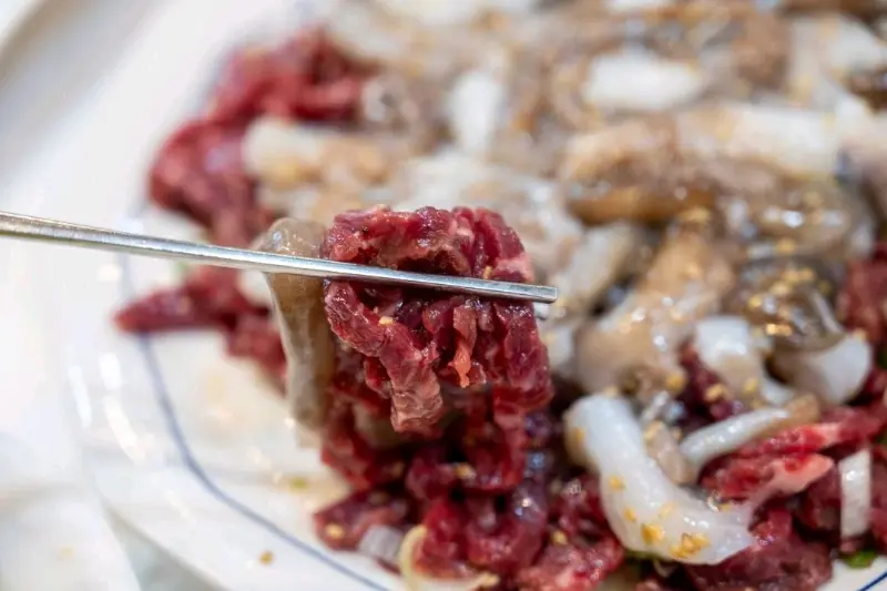 육회와 낙지의 조화