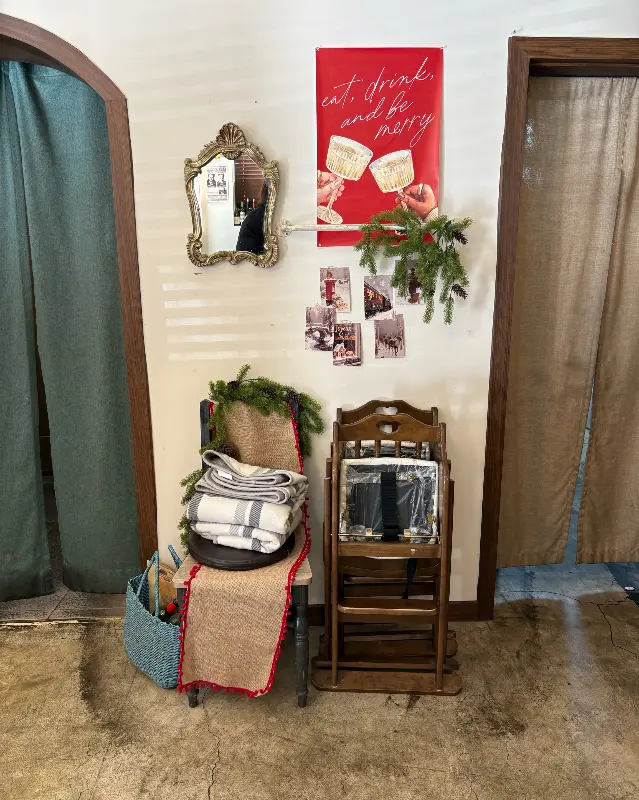 따뜻한 분위기의 오스스 내부