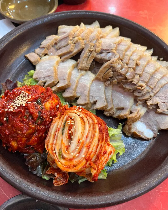 보쌈과 김치의 환상적인 조화