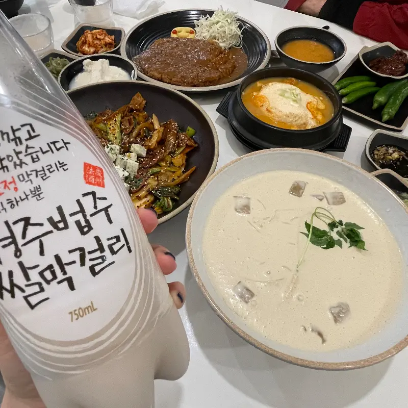 경주법주 쌀막걸리와 함께 즐기는 풍성한 한 상