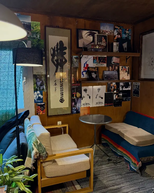 카페 내부 좌석